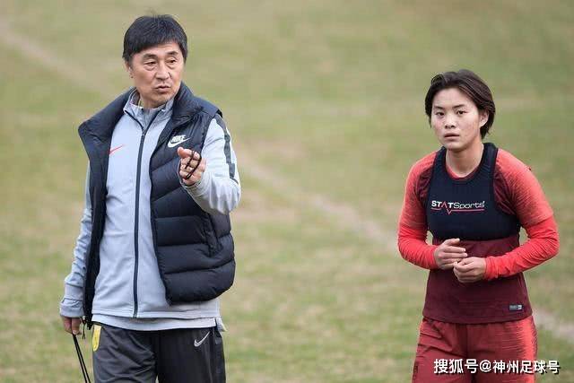 国足迎战泰国，历史再度改写的机会与首发阵容调整